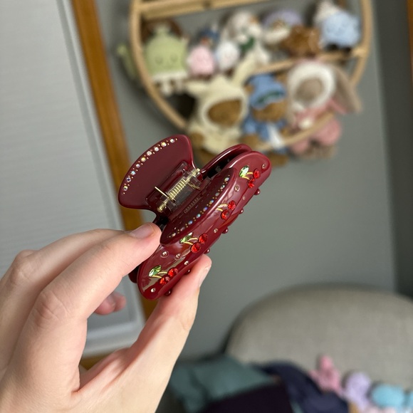 Emi Jay Sweetheart Clip in Bordeaux Cherry Pie - Picture 4 of 4